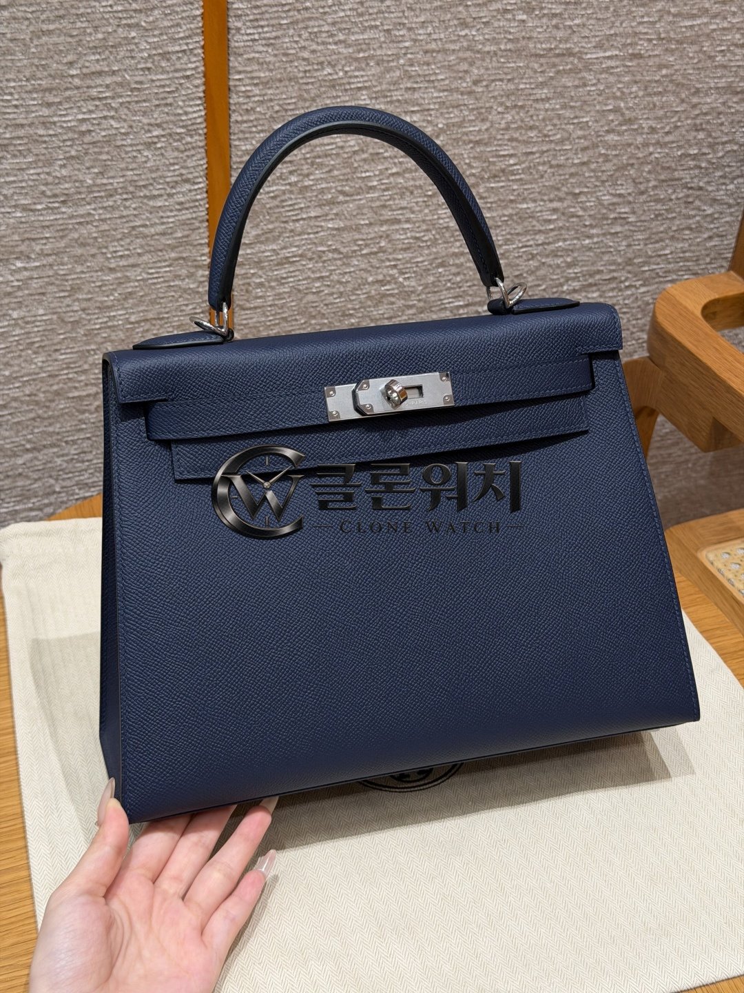 올수공 에르메스 켈리 28 Blue saphir 앱송 가죽 팔라듐 하드웨어