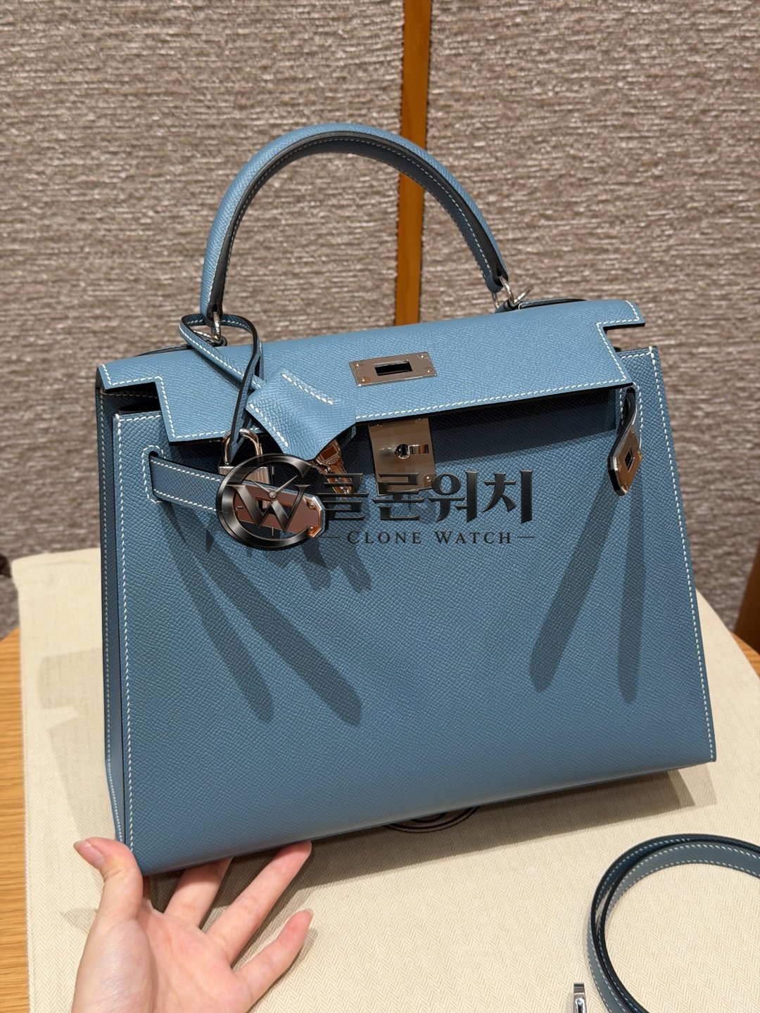 올수공 에르메스 켈리 28 Blue Jean 앱송 가죽 팔라듐 하드웨어