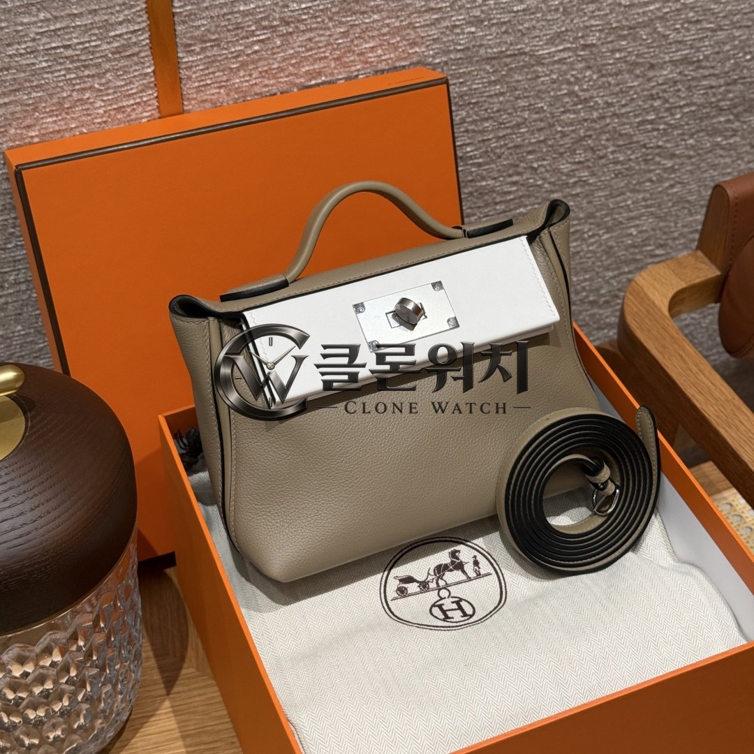 올수공 에르메스 켈리 2424백 미니 Beige Marfa & new white 스위프트 가죽 팔라듐 하드웨어
