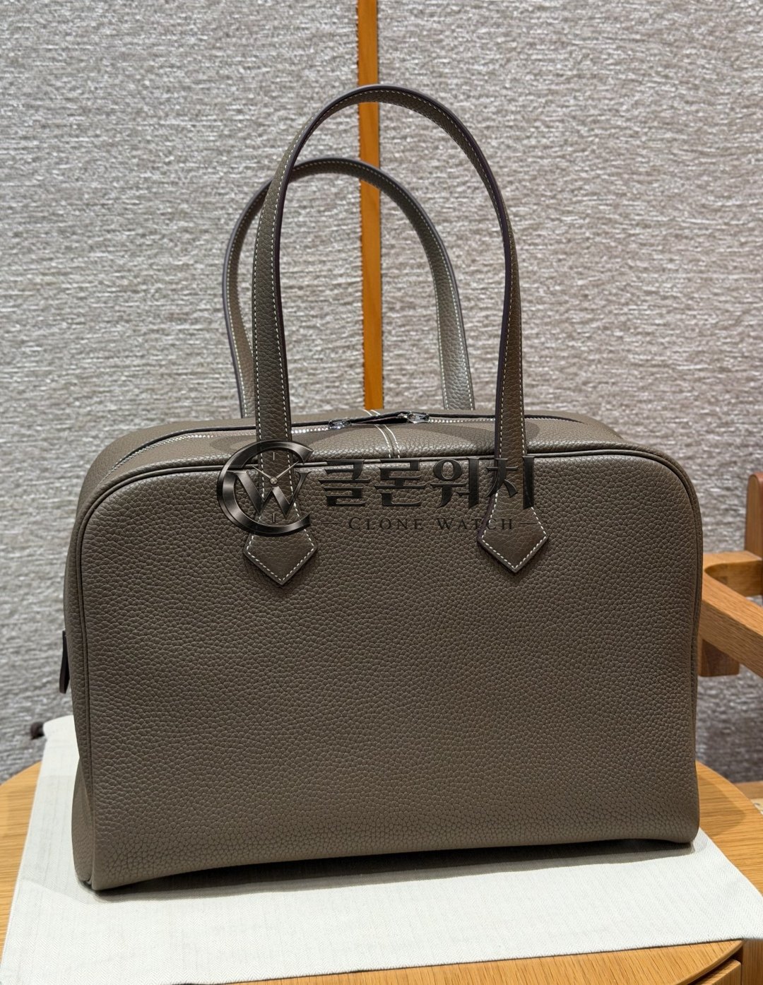 올수공 에르메스 빅토리아 백 35 Etoupe & Mauve 클레망스 가죽 팔라듐 하드웨어
