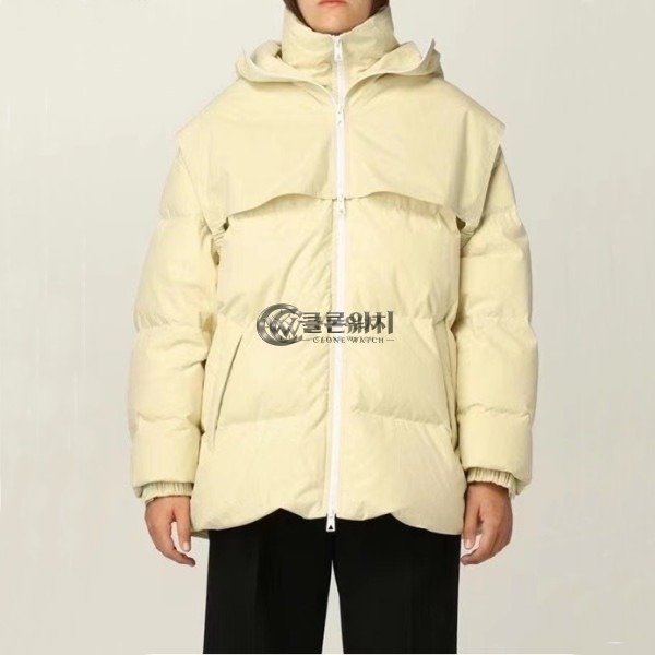 ✨보테가베네타 남/녀 베이지 구스다운 패딩