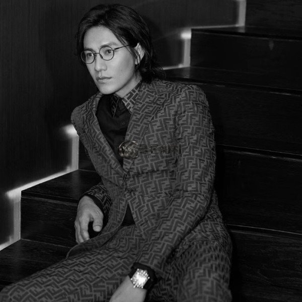 ✨펜디 남성 모던 카키 슈트 자켓