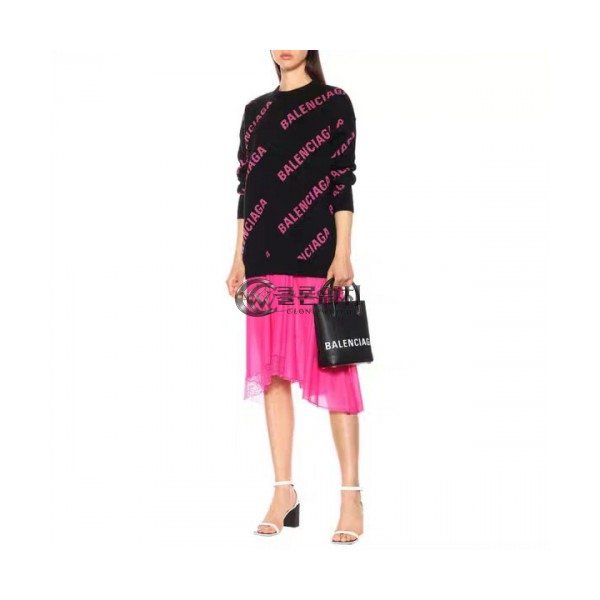 ✨Balenciaga 2019 Womens Logo Crew - neck Wool Sweater - 발렌시아가 2019 여자 로고 크루넥 울 스웨터 Bal0350x.Size(s - l).블랙