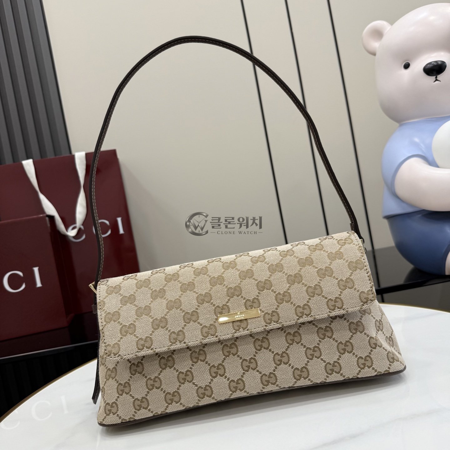 구찌 Gucci Madison Medium GG Canvas Shoulder Bag Beige and brown