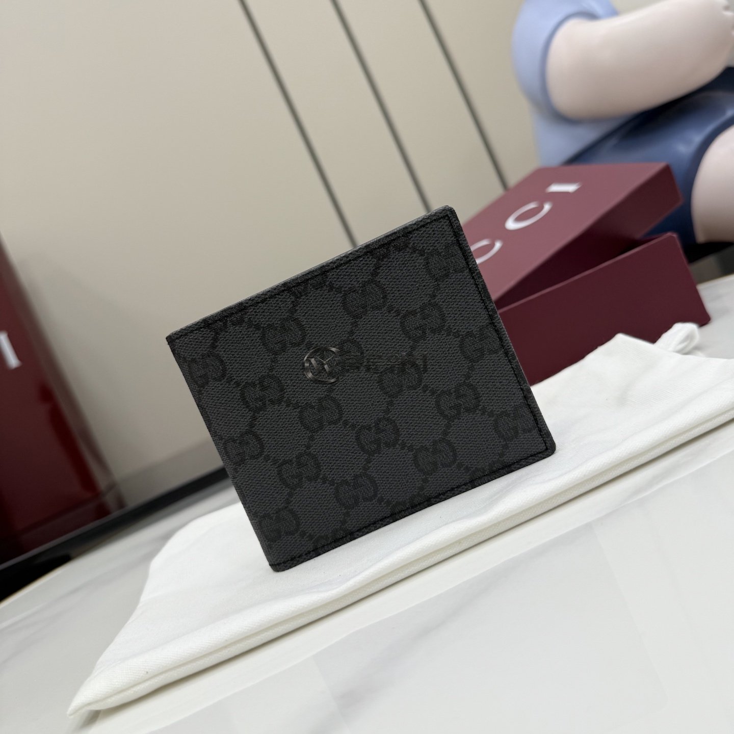 구찌 GUCCI Black GG Supreme Bifold Wallet