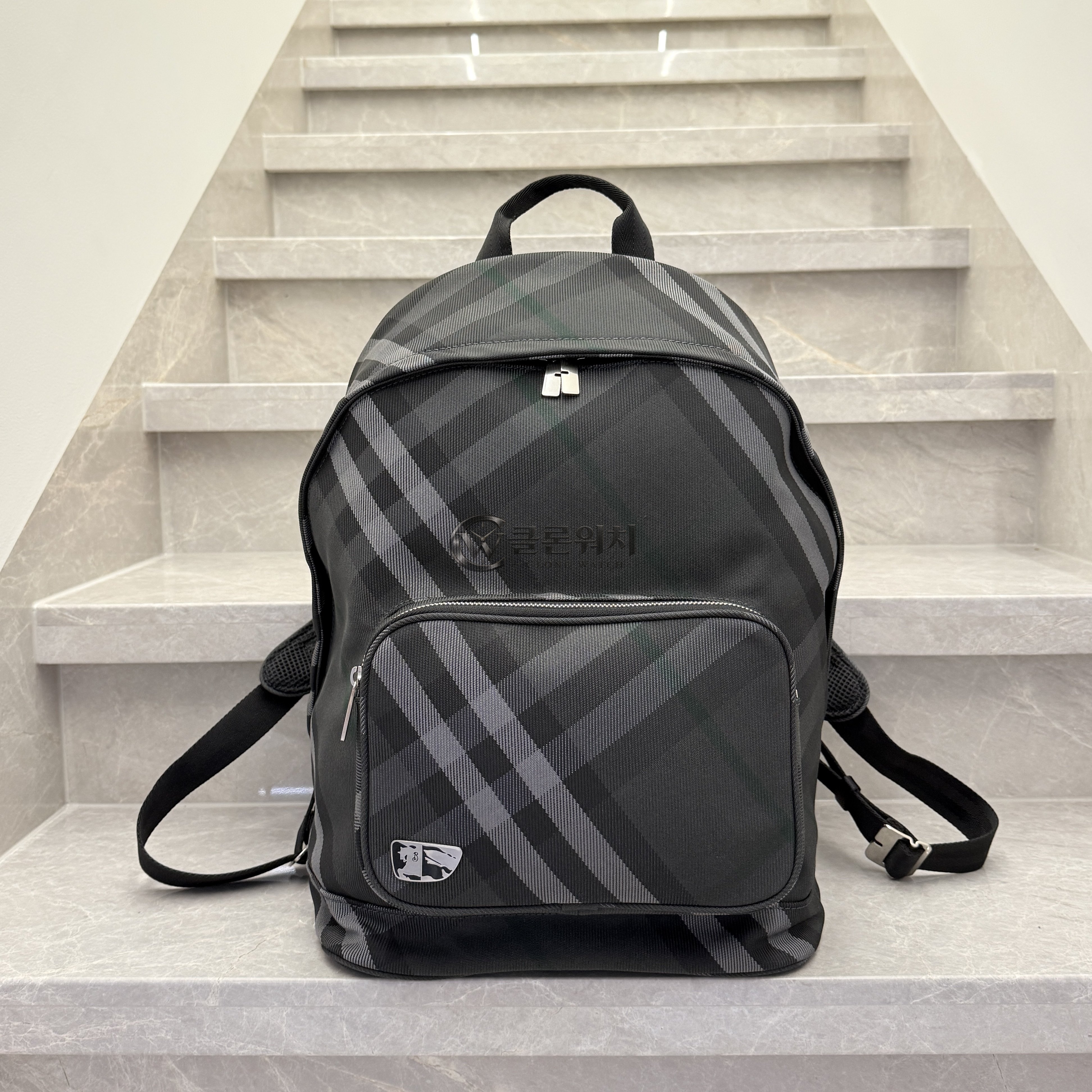 버버리 Burberry Charcoal Check Backpack