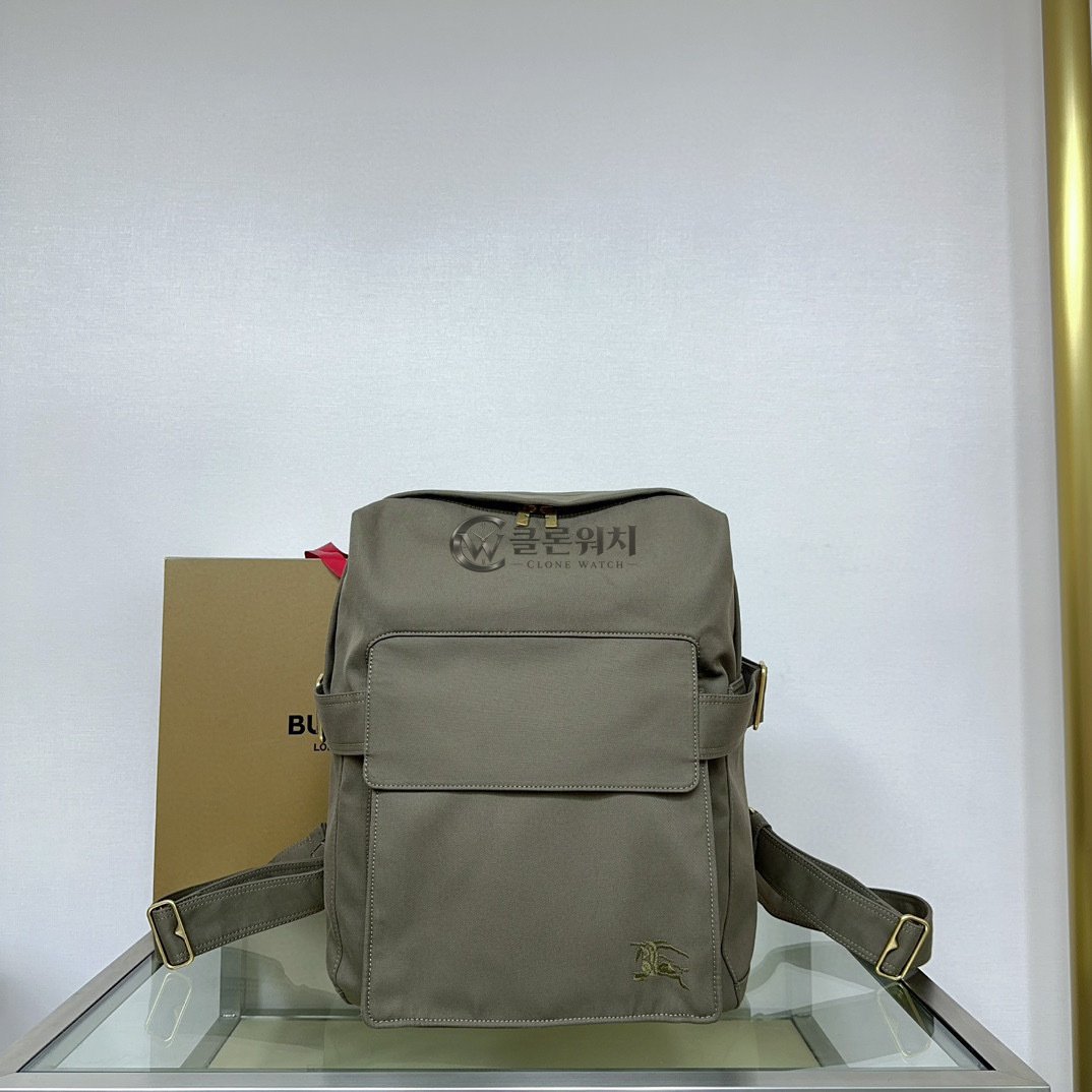 버버리 Burberry Khaki Nylon Rucksack