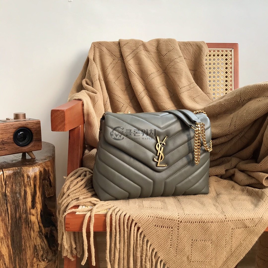 생로랑 Saint Laurent Loulou Small Bag in Grey