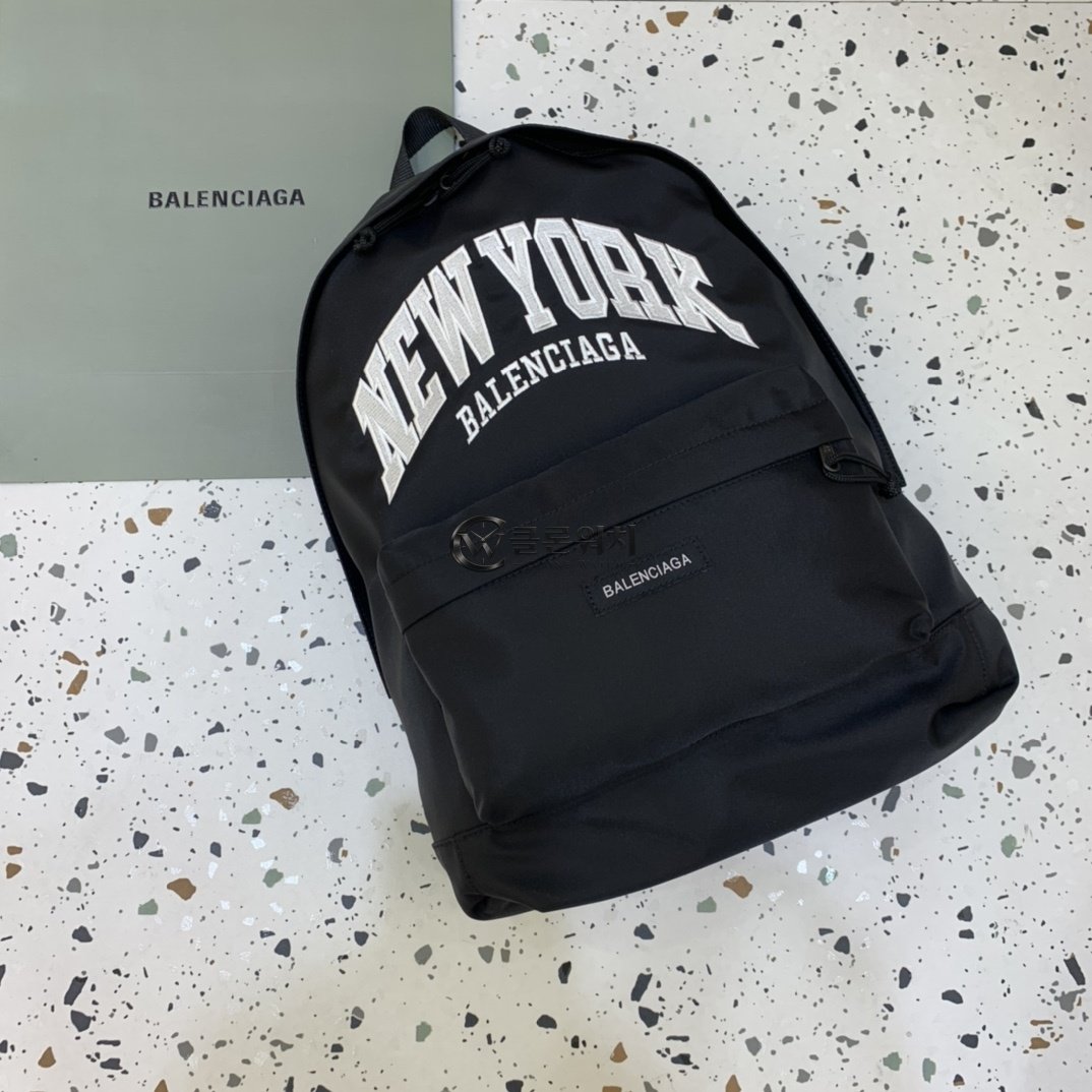 발렌시아가 Balenciaga Black New York Logo Backpack