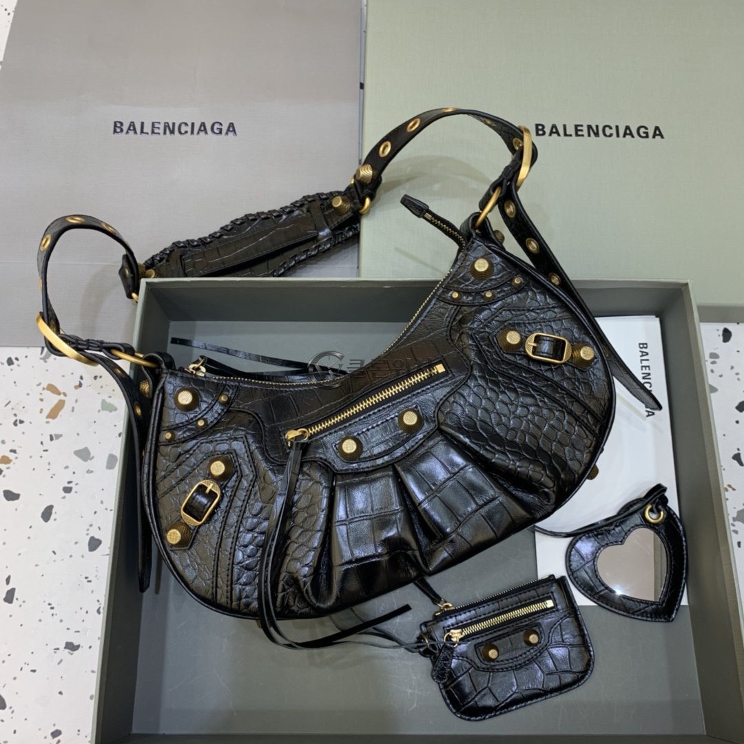발렌시아가 Balenciaga Le Cagole Shoulder Bag in Black Crocodile-Embossed Leather