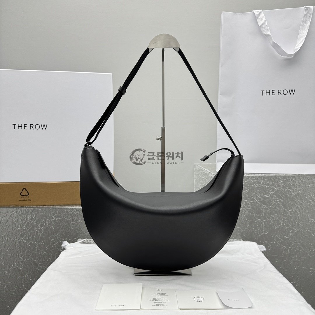 THE ROW Large Slouchy Banana Bag Black