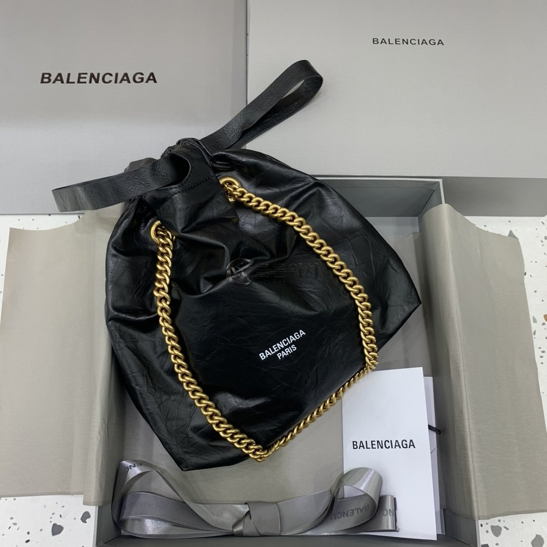 발렌시아가 Balenciaga Black Leather Chain Pouch