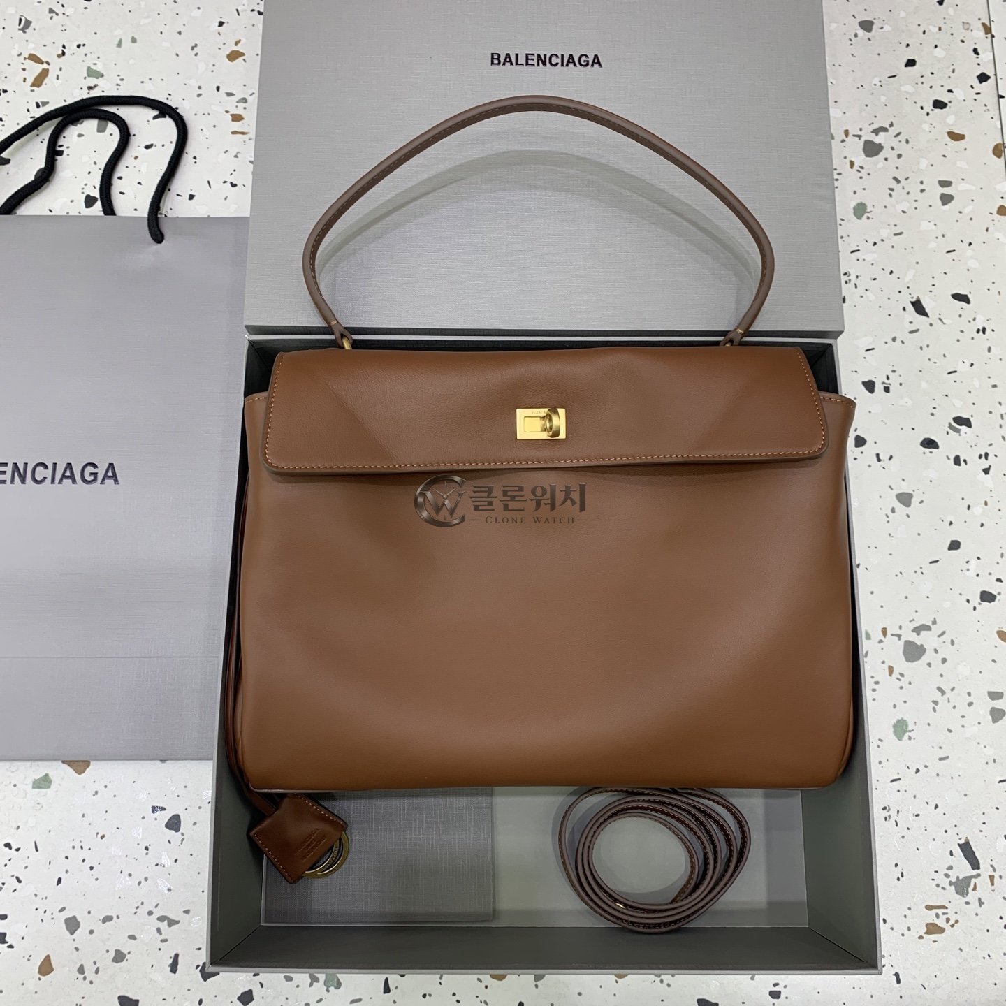 발렌시아가 Balenciaga Rodeo Medium Handbag in Brown