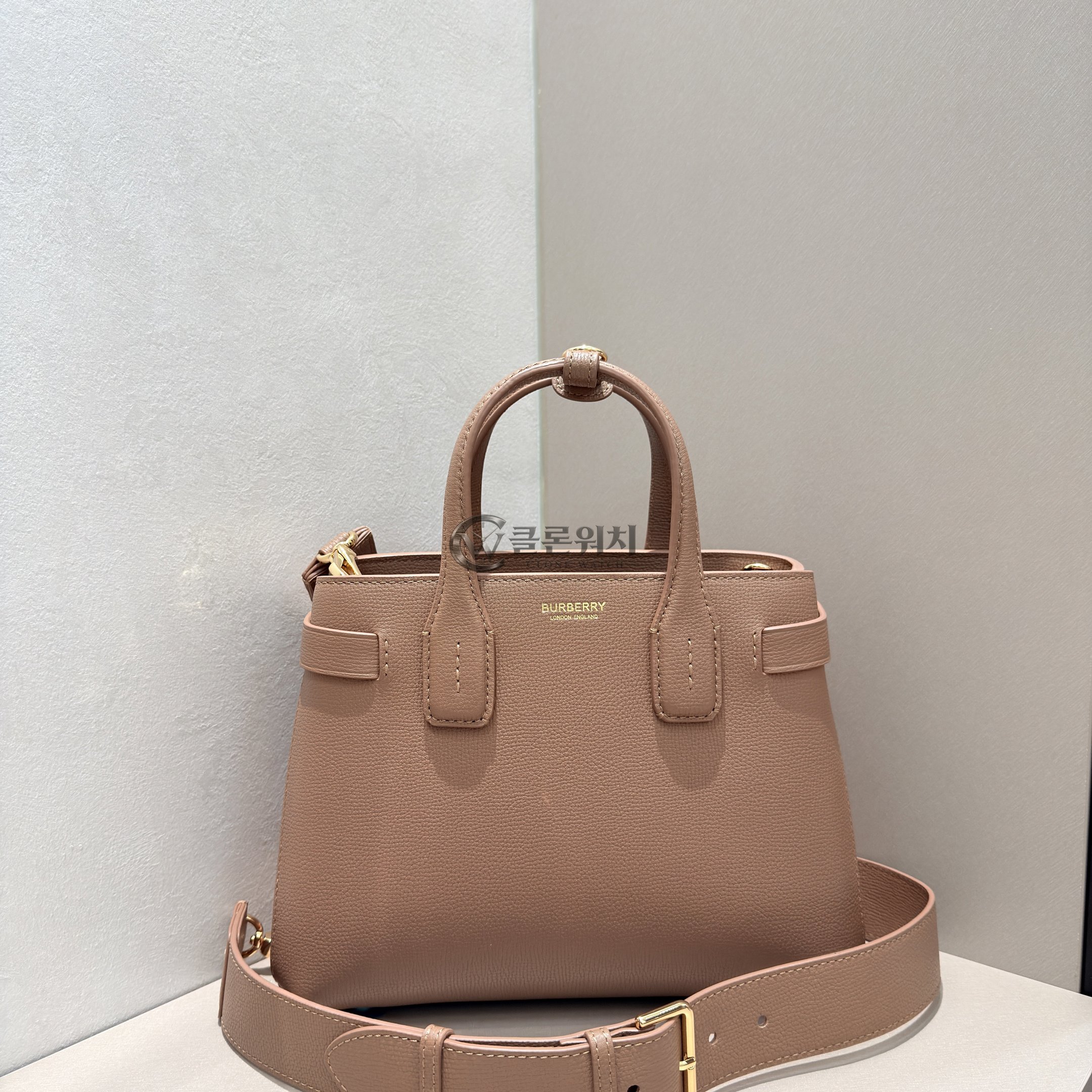 버버리 Burberry Small Cotswolds Tote in Hazel Brown