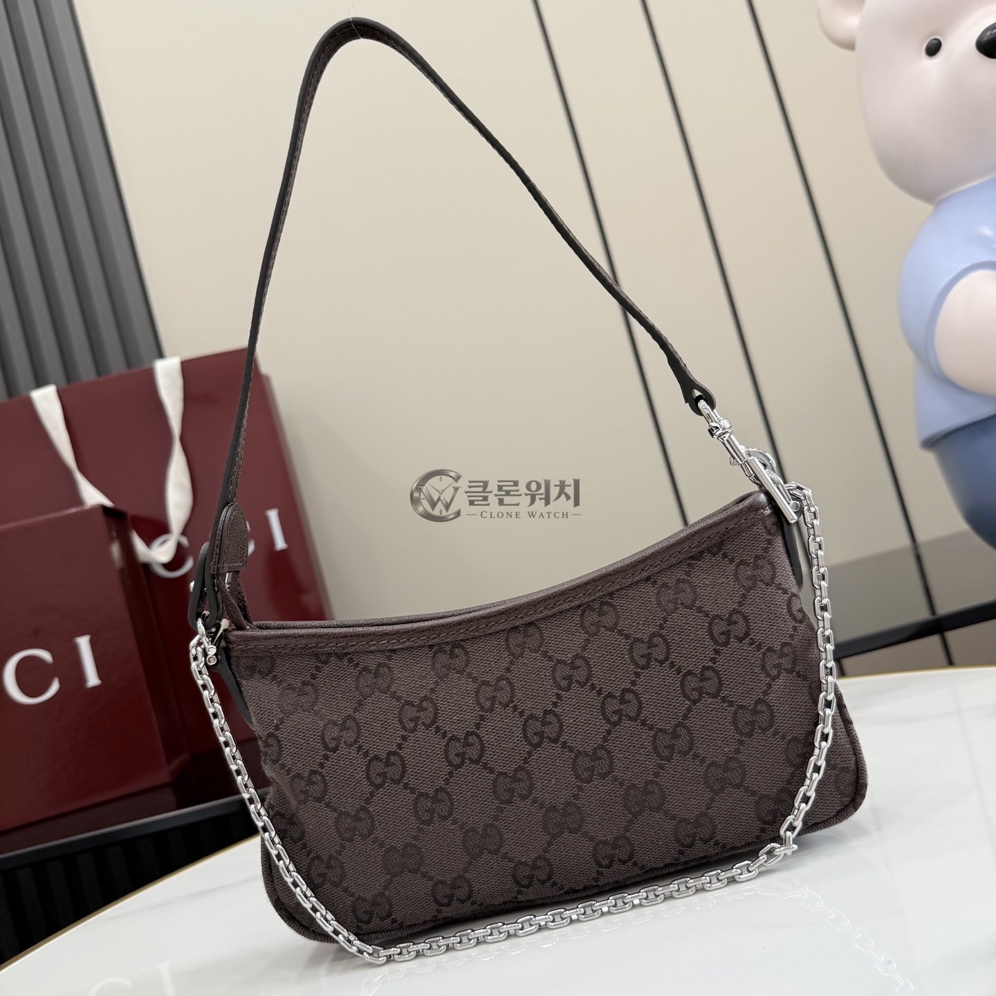 구찌 GUCCI Gossip Small Shoulder Bag in Sand and Dark Brown GG Canvas