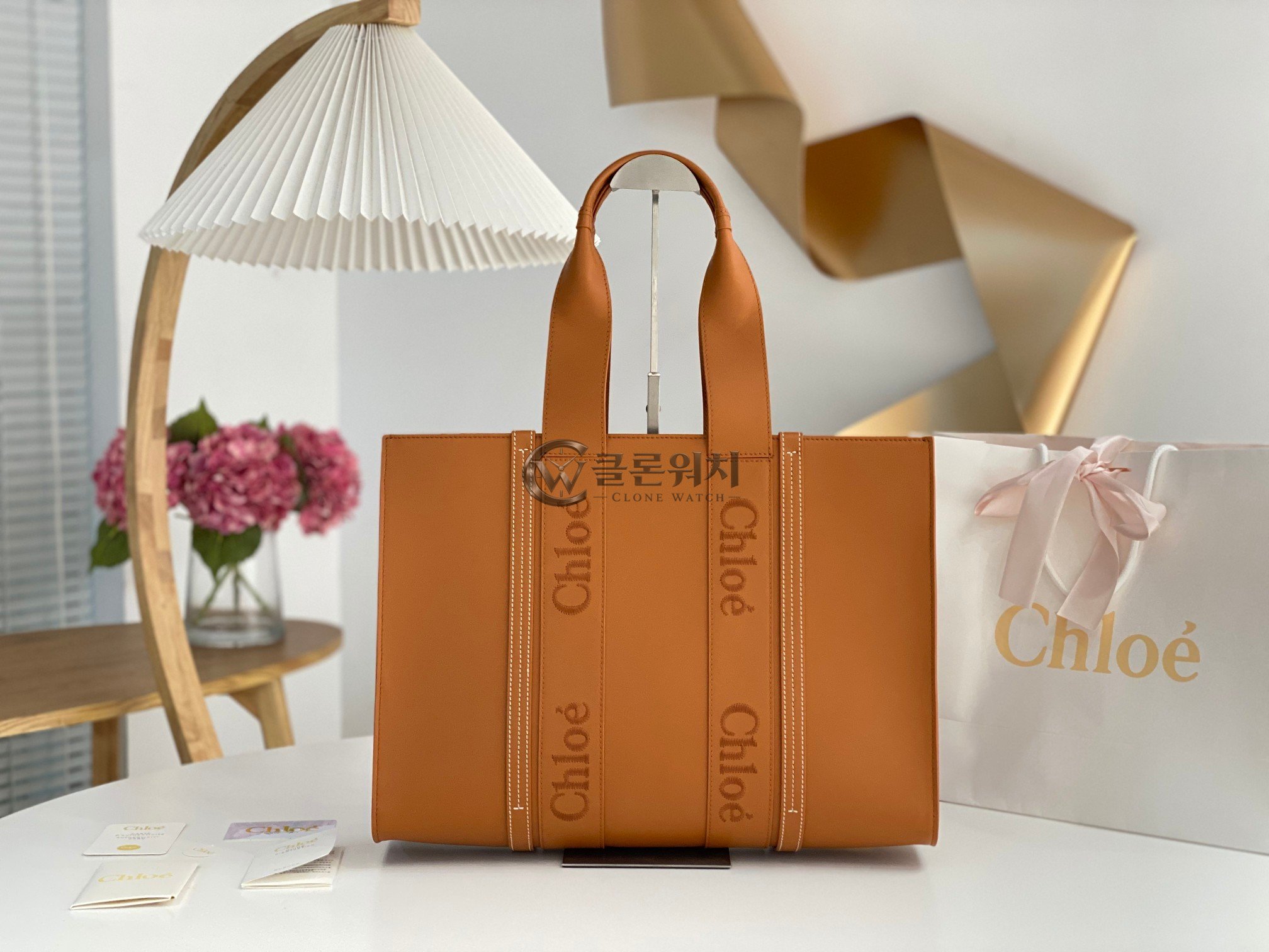 끌로에 라지 우디 레더 토트백 – 브라운
