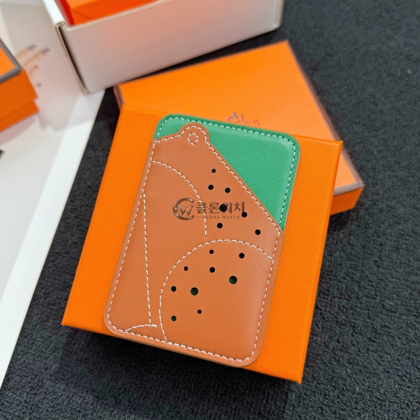 에르메스 Hermès Histoire Naturelle Card Holder Brown and green