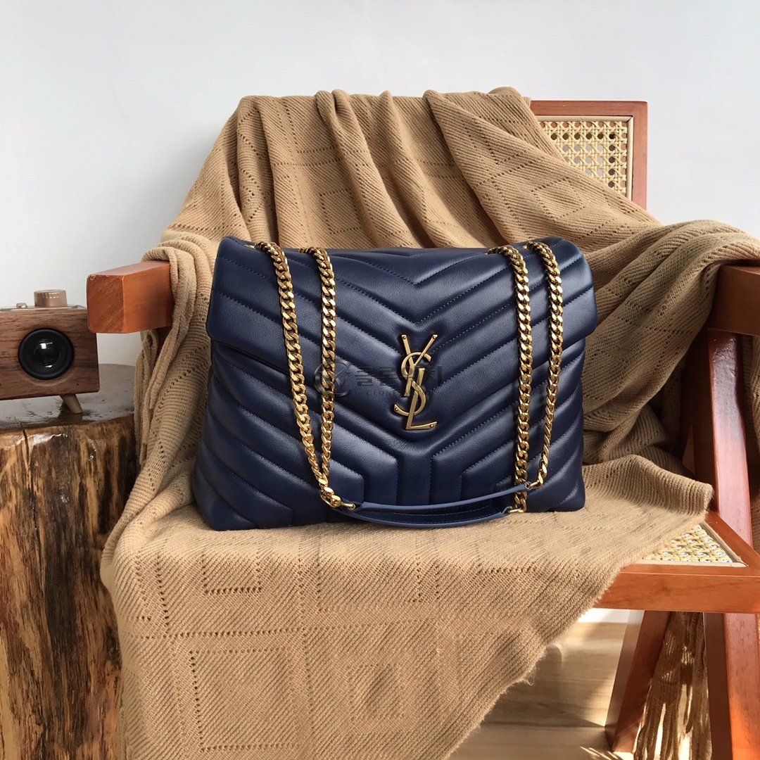 생로랑 Saint Laurent Loulou Medium in Quilted Leather – Dark Navy