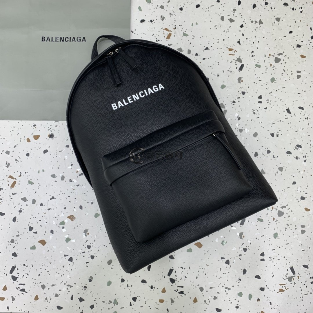 발렌시아가 Balenciaga Explorer Backpack in Black Grained Leather