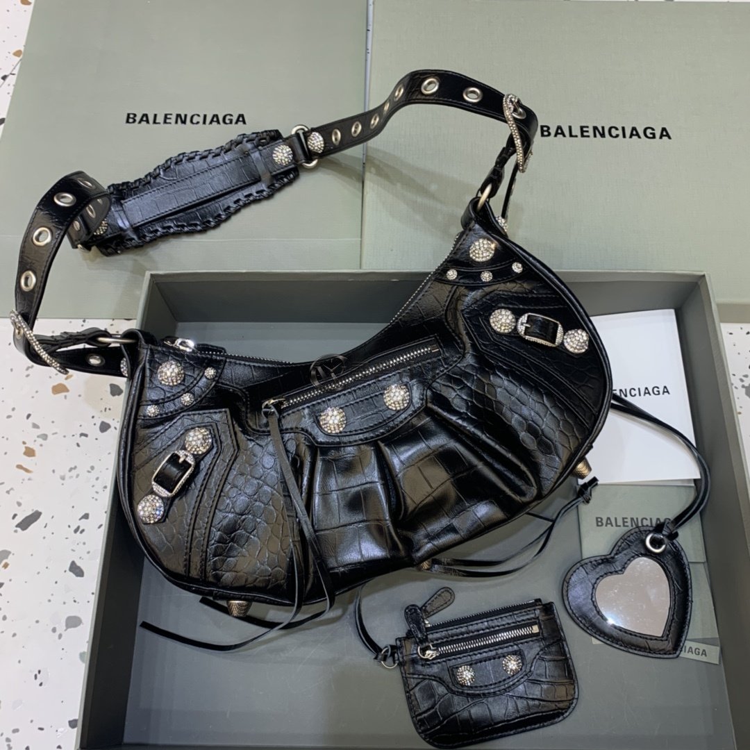 발렌시아가 Balenciaga Le Cagole Shoulder Bag in Black Crocodile-Embossed Leather