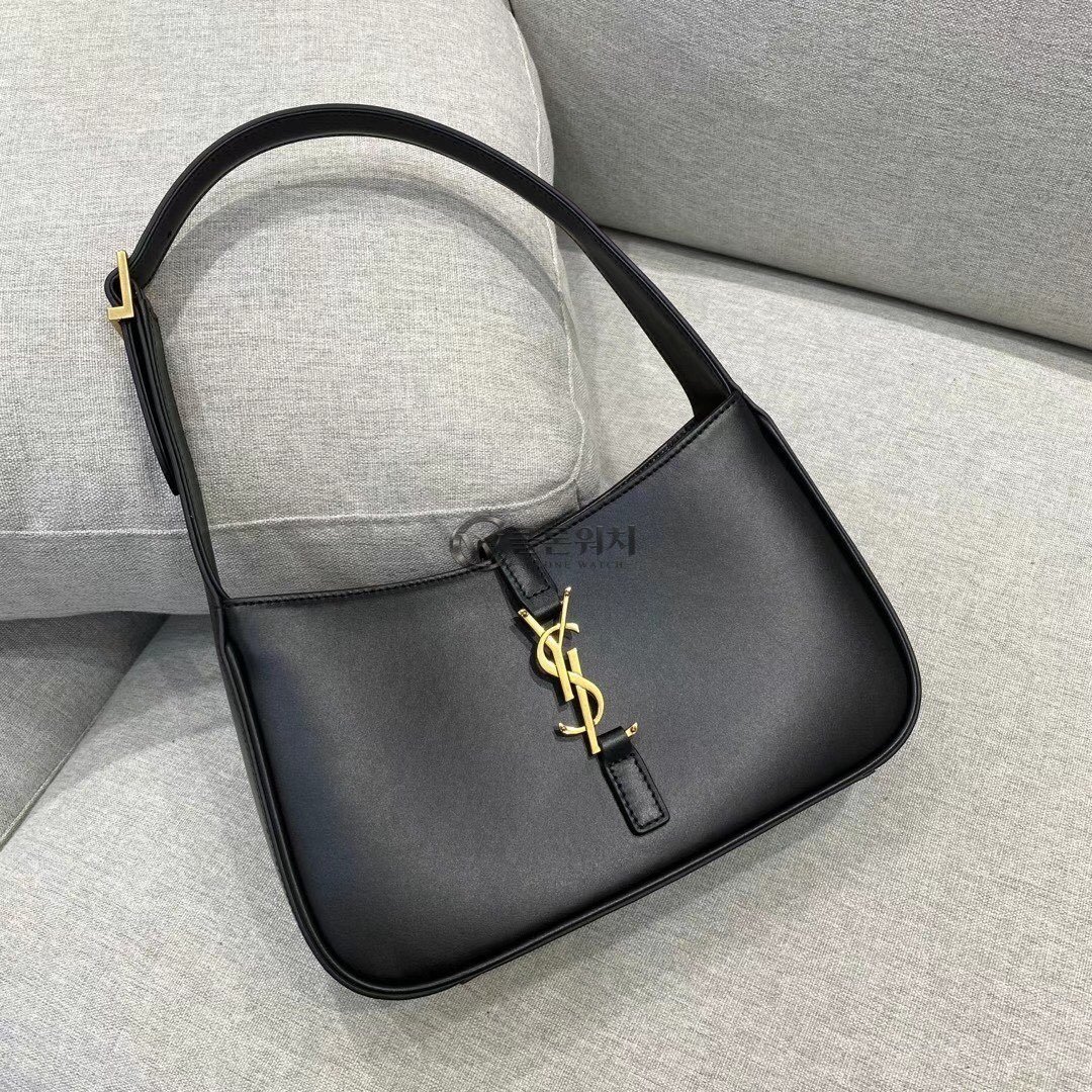 생로랑 Saint Laurent Le 5 à 7 Shoulder Bag in Black