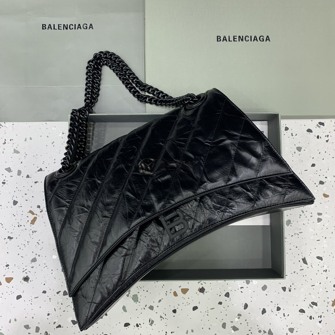 발렌시아가 Balenciaga Large Crush Chain Bag in Black