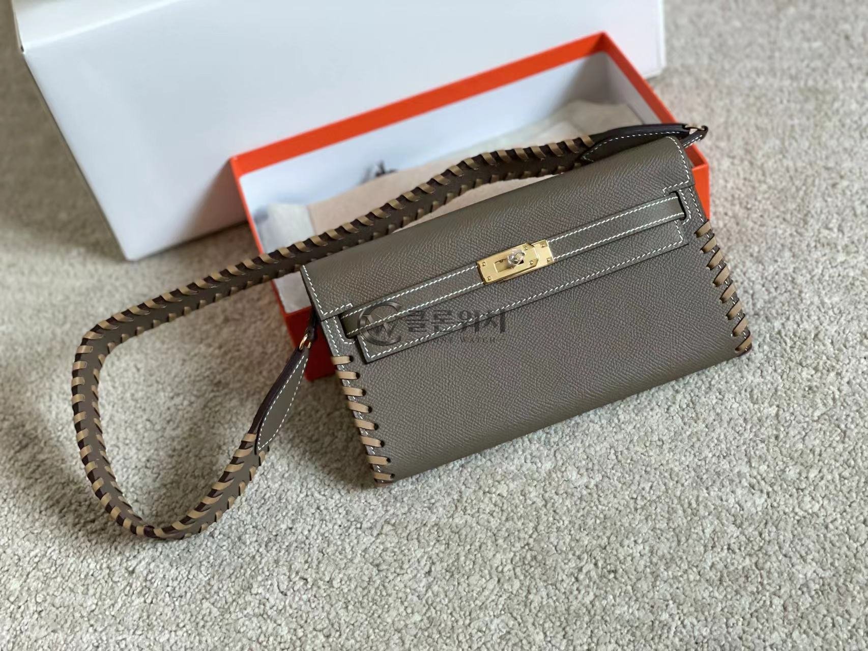 에르메스 Hermès Kelly Pocket Bag – Taupe
