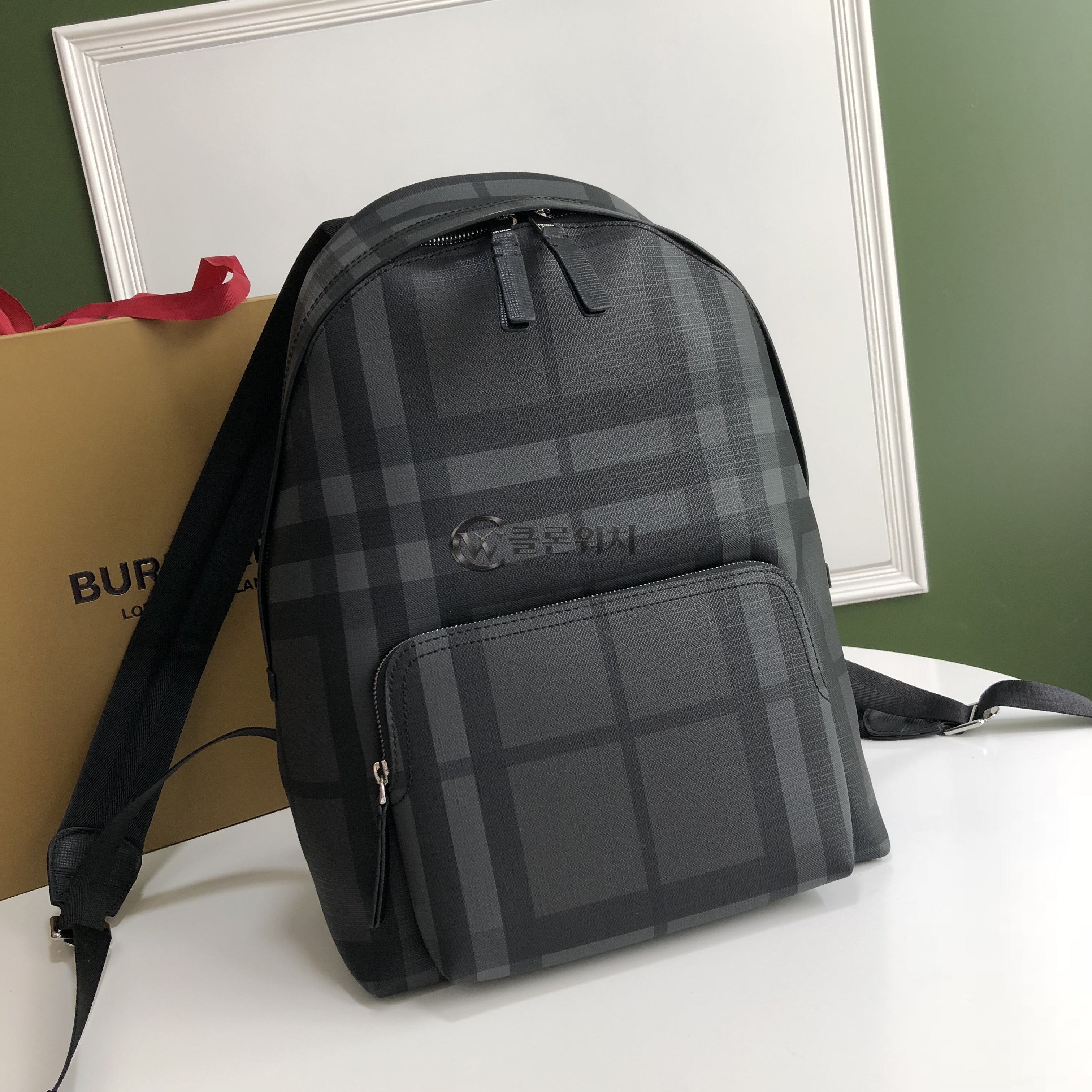 버버리 Burberry London Check Backpack in Dark Charcoal