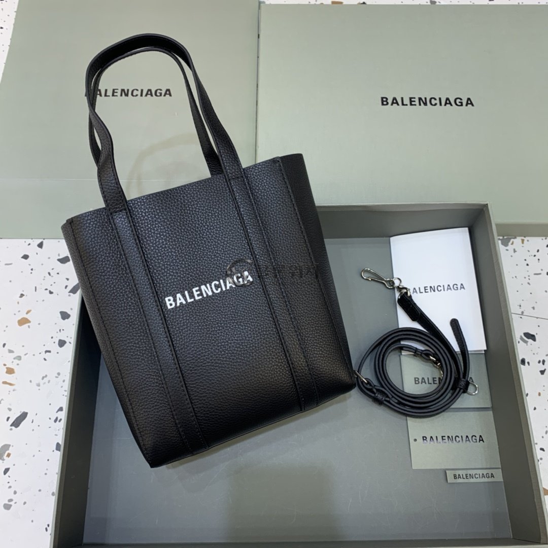발렌시아가 Balenciaga Everyday XXS Tote Bag in Black