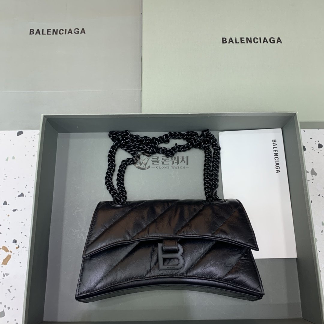 발렌시아가 Balenciaga Small Hourglass Chain Bag in Black Quilted Leather