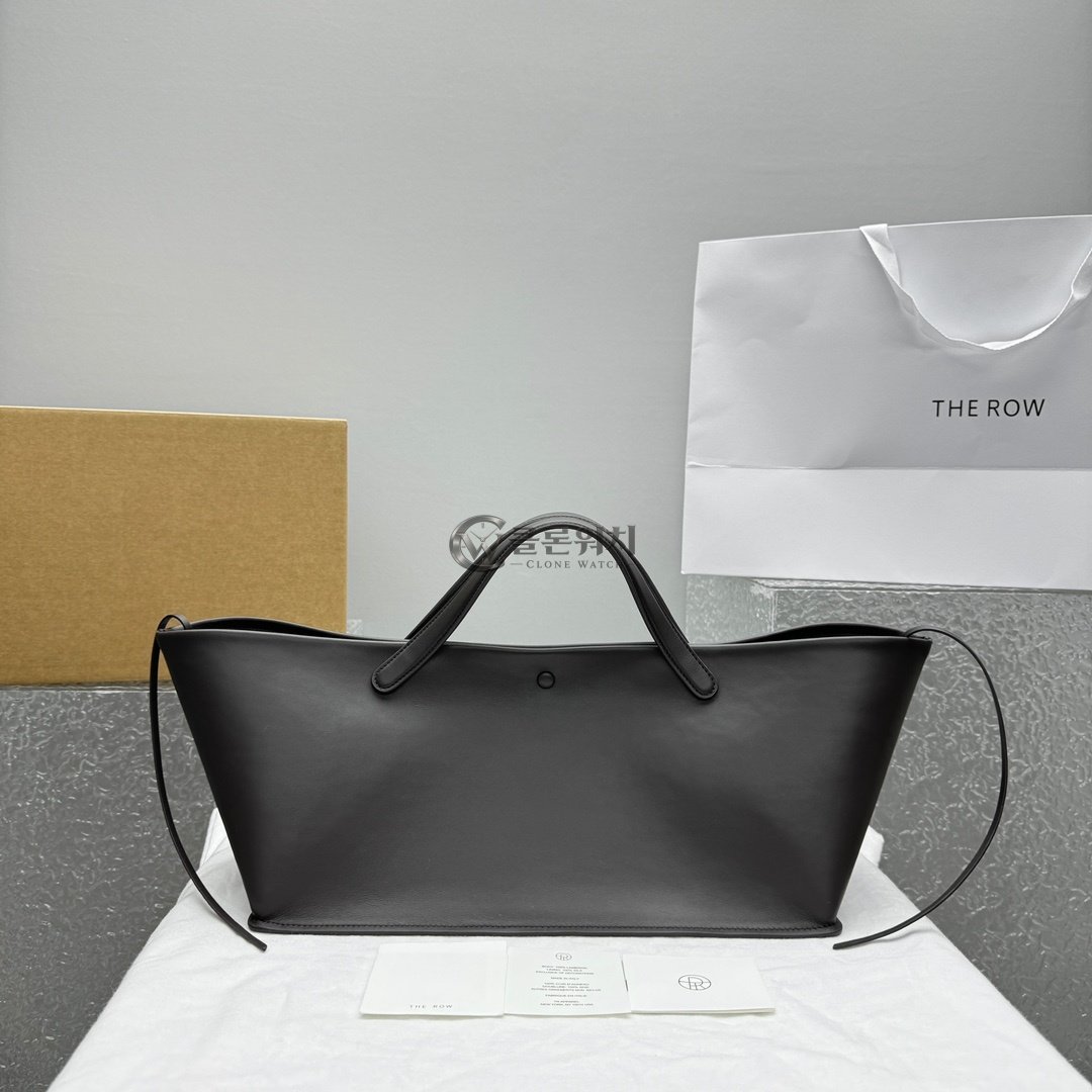 THE ROW XL Park Tote in Black Leather