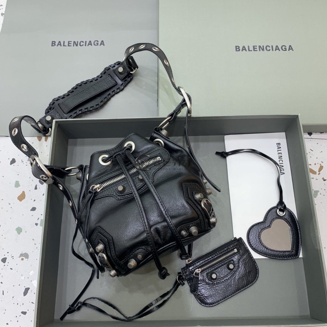 발렌시아가 Balenciaga Le Cagole XS Shoulder Bag in Black