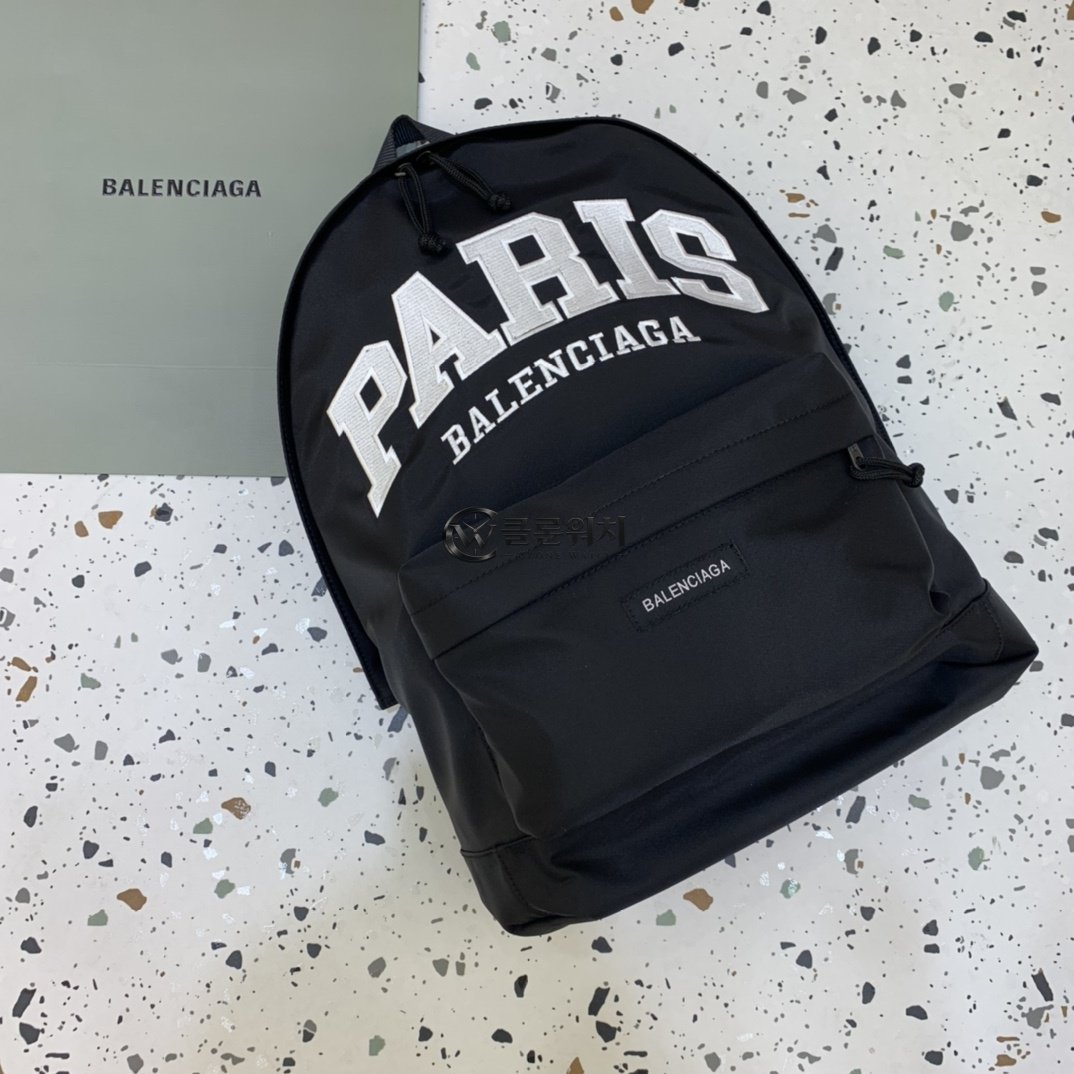 발렌시아가 Balenciaga Paris Logo Backpack in Black