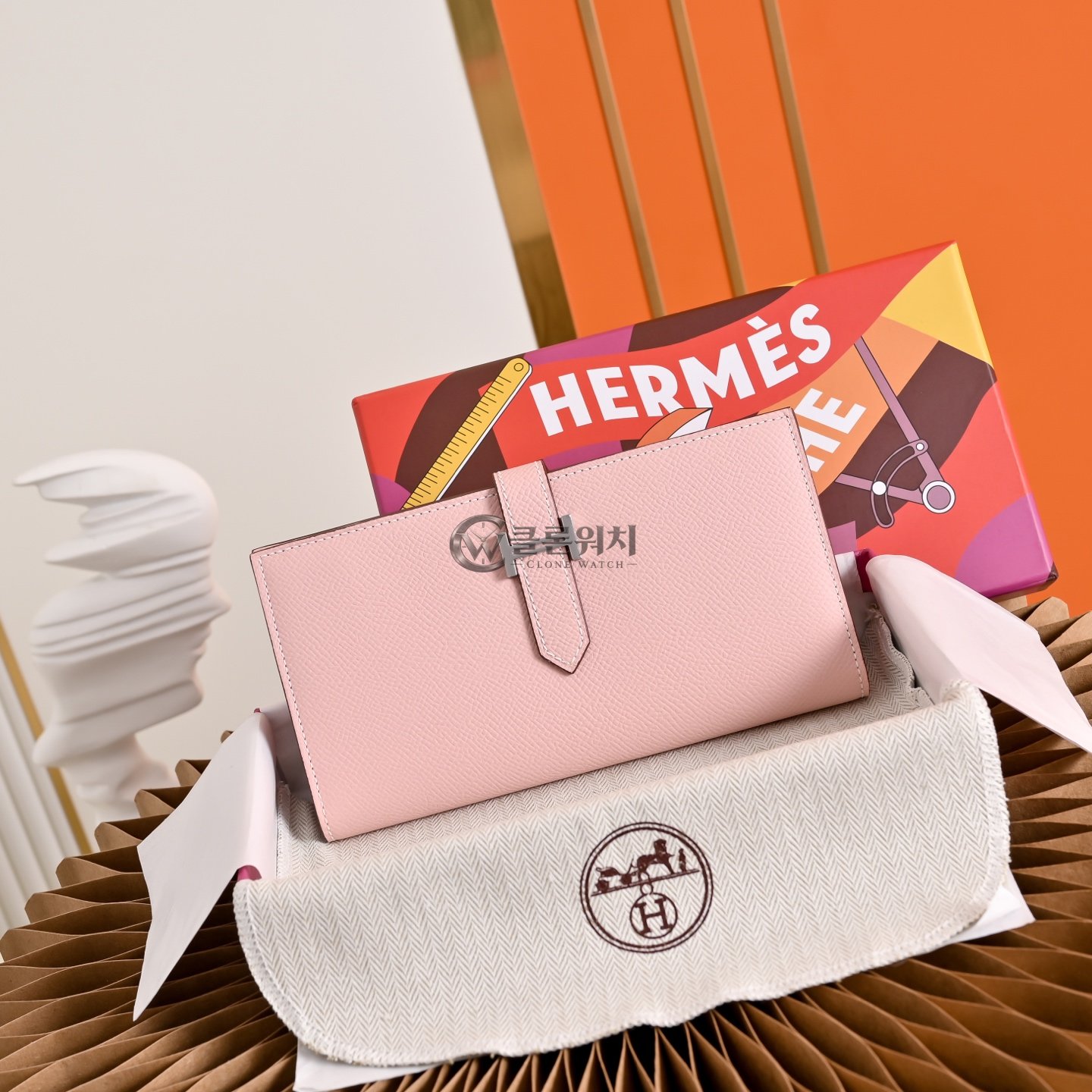 에르메스 Hermes Béarn Wallet in Pink