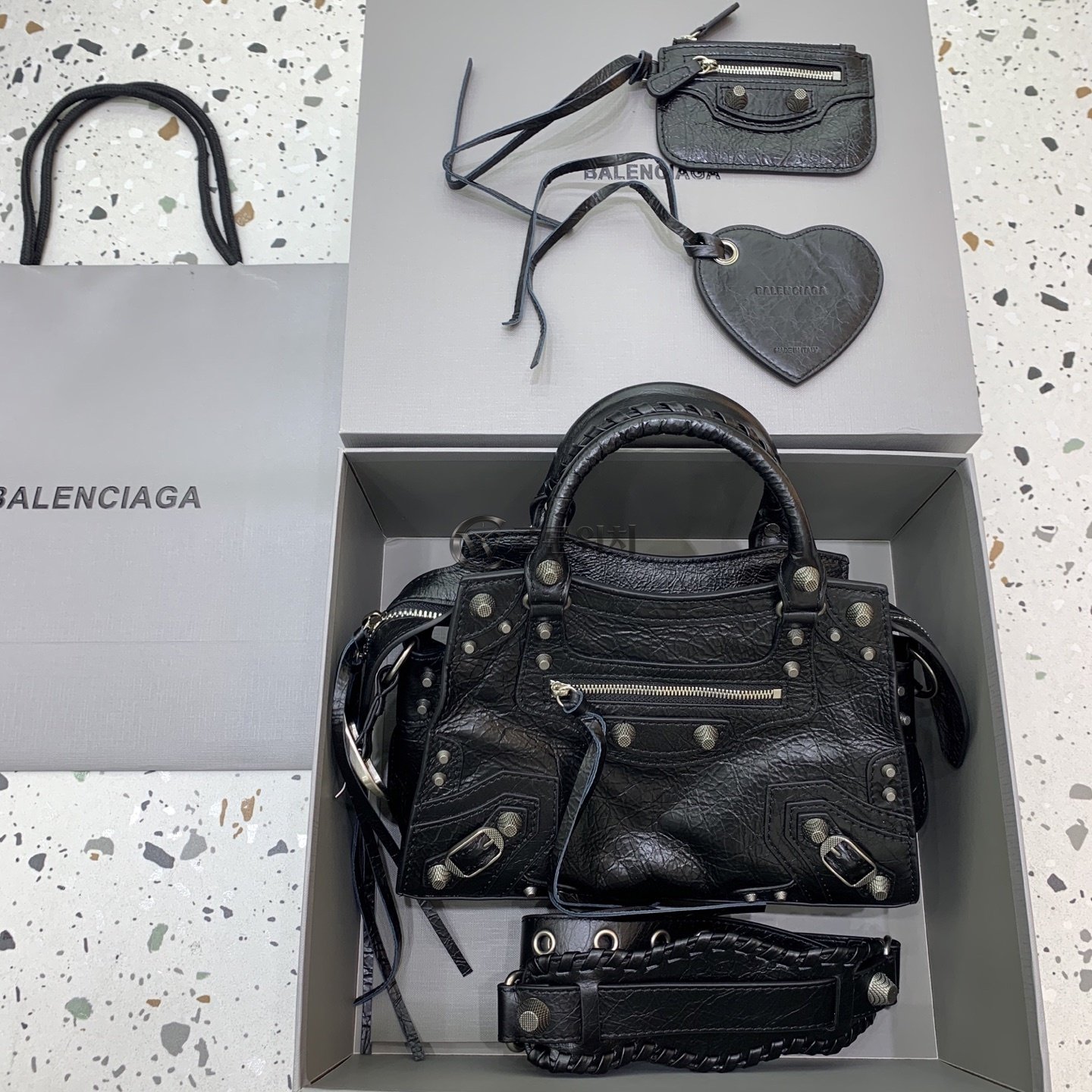 발렌시아가 Balenciaga Classic City Small Bag in Black