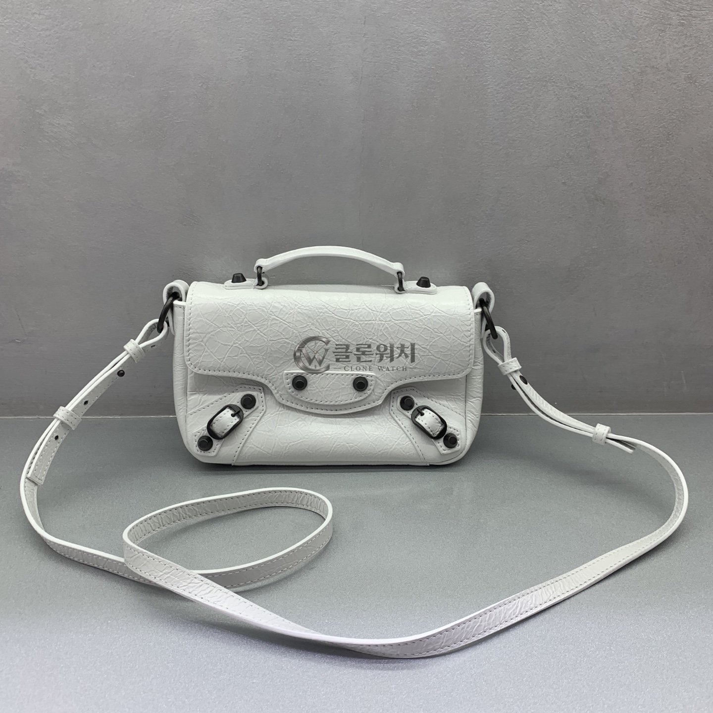 발렌시아가 Balenciaga Classic City Mini Top-Handle Bag in White