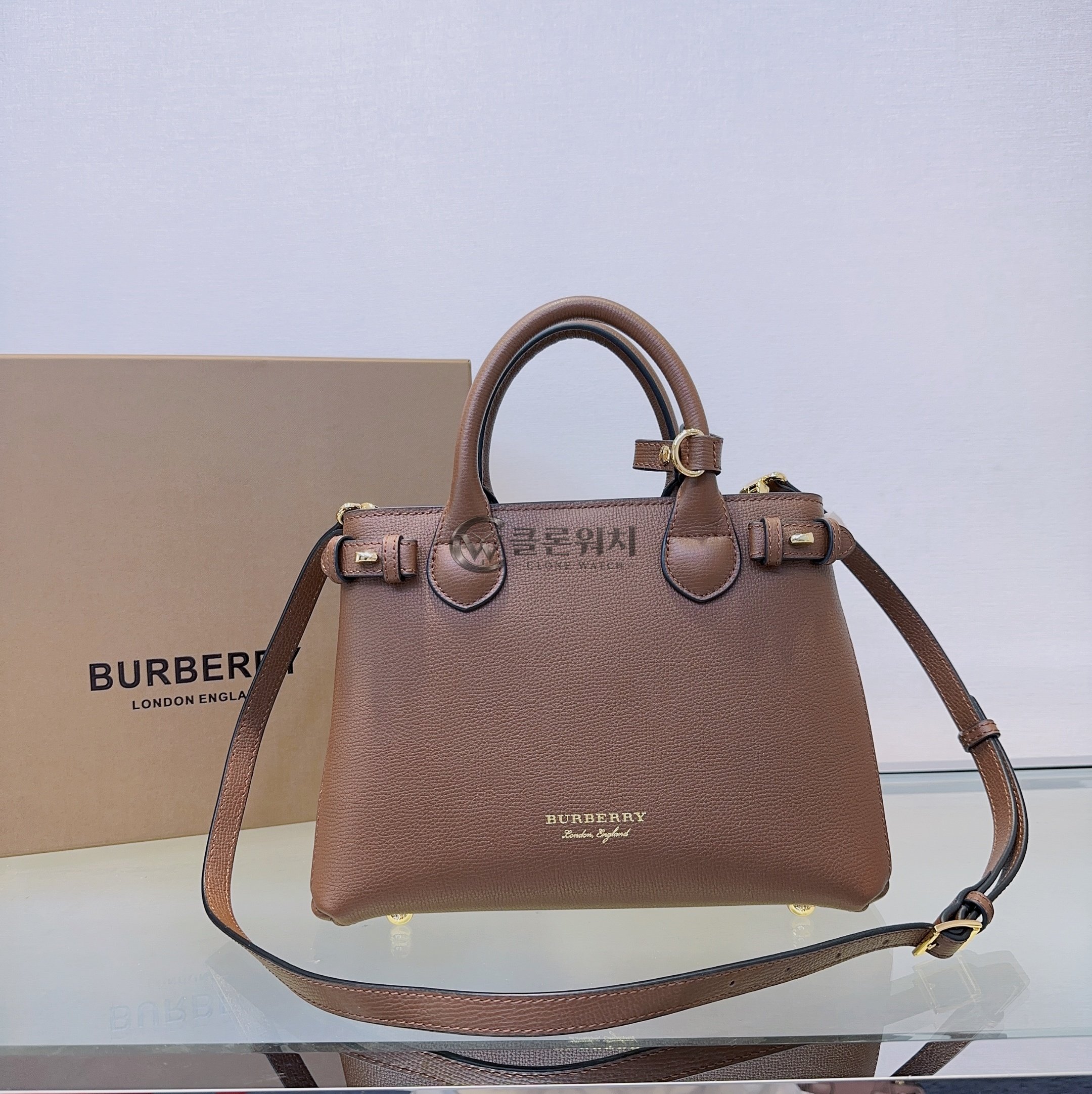 버버리 Burberry Small Cotswolds Tote in Hazel Brown