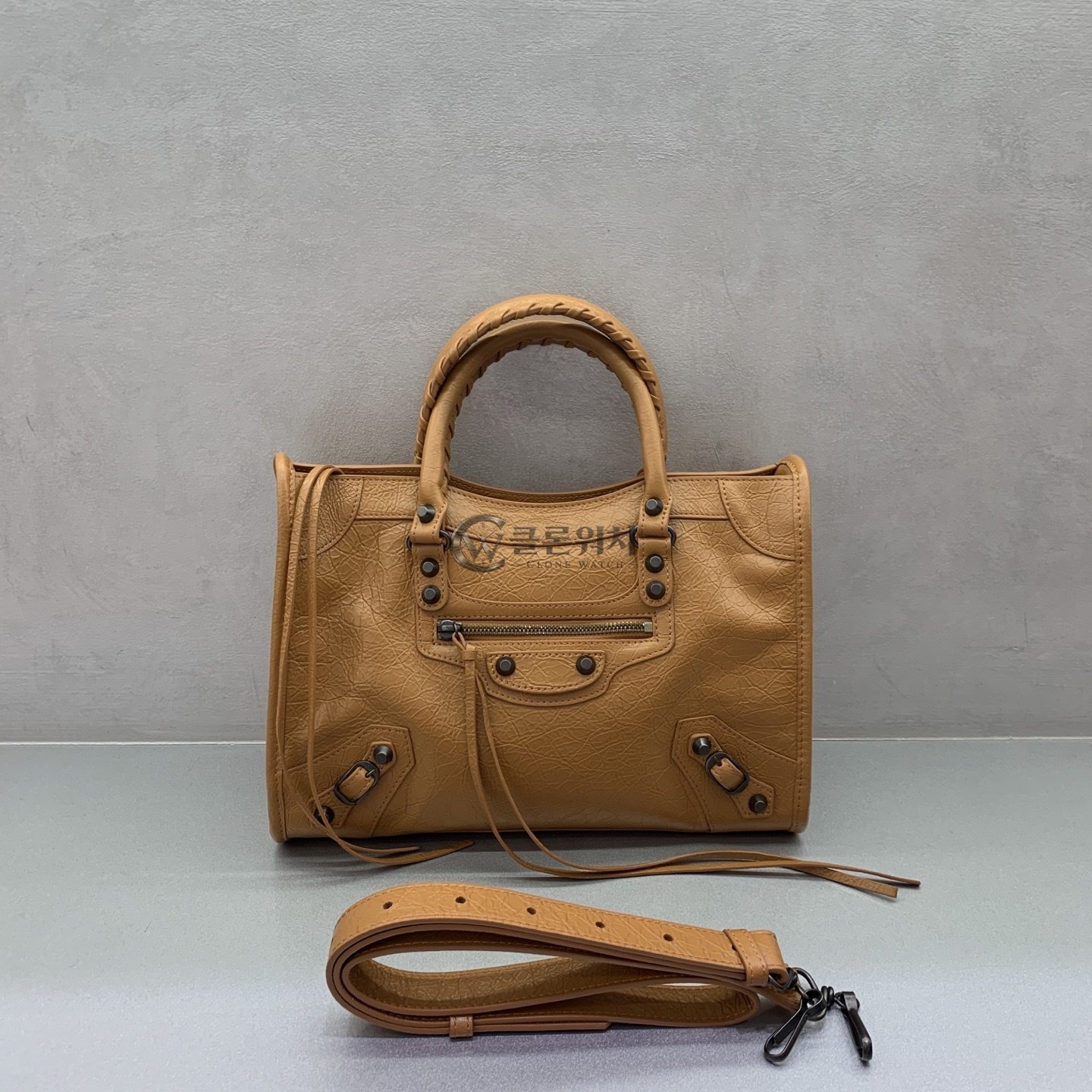 발렌시아가 Balenciaga Le City Small Bag in Tan