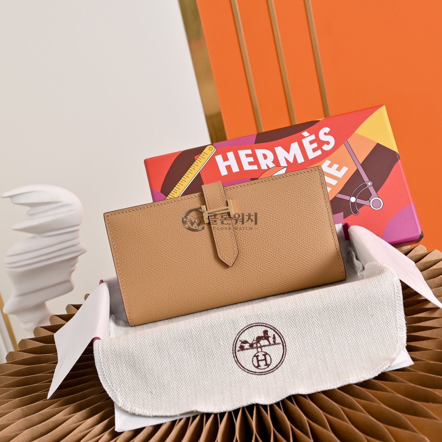에르메스 Hermès Béarn Wallet in Gold