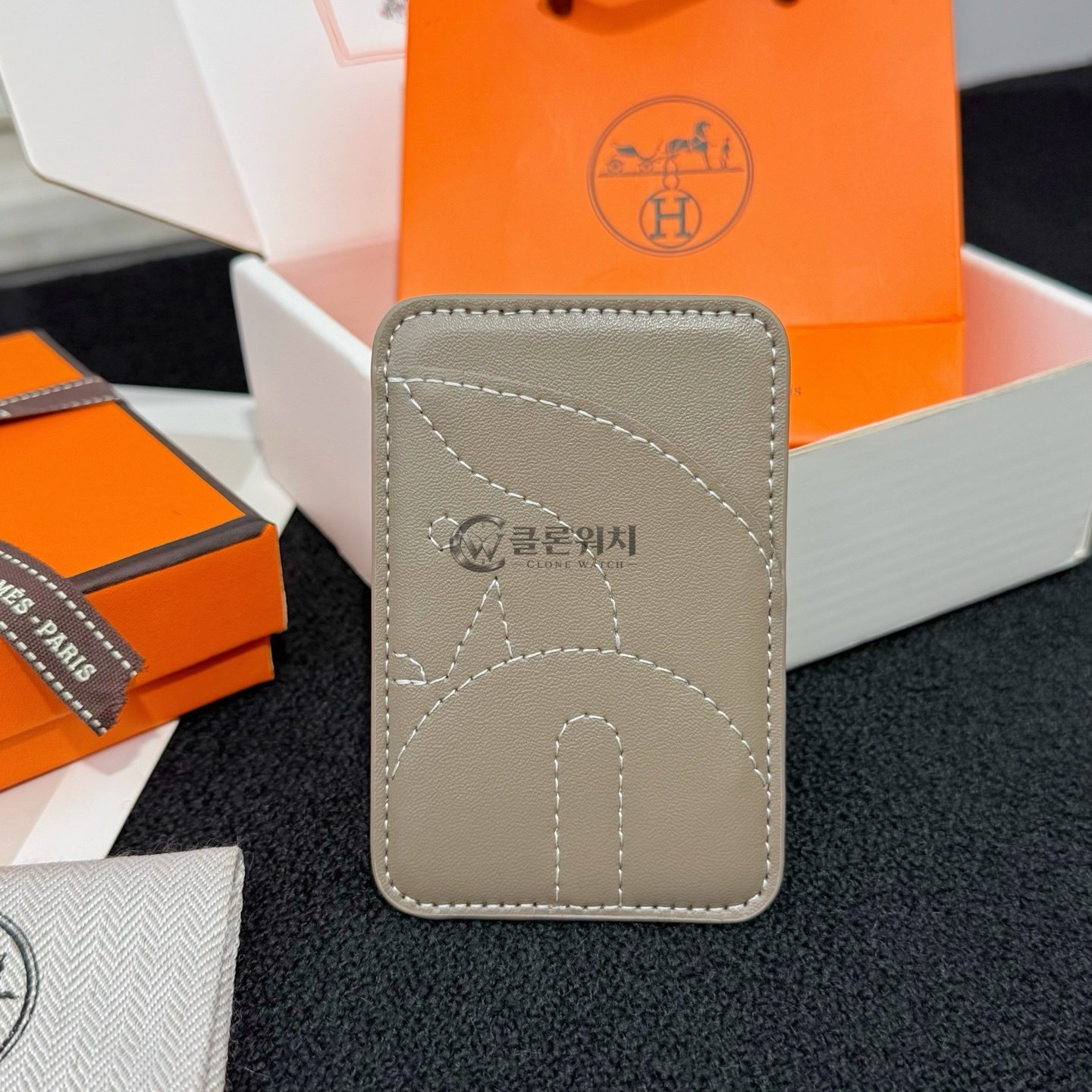 에르메스 Hermes Card Holder Taupe