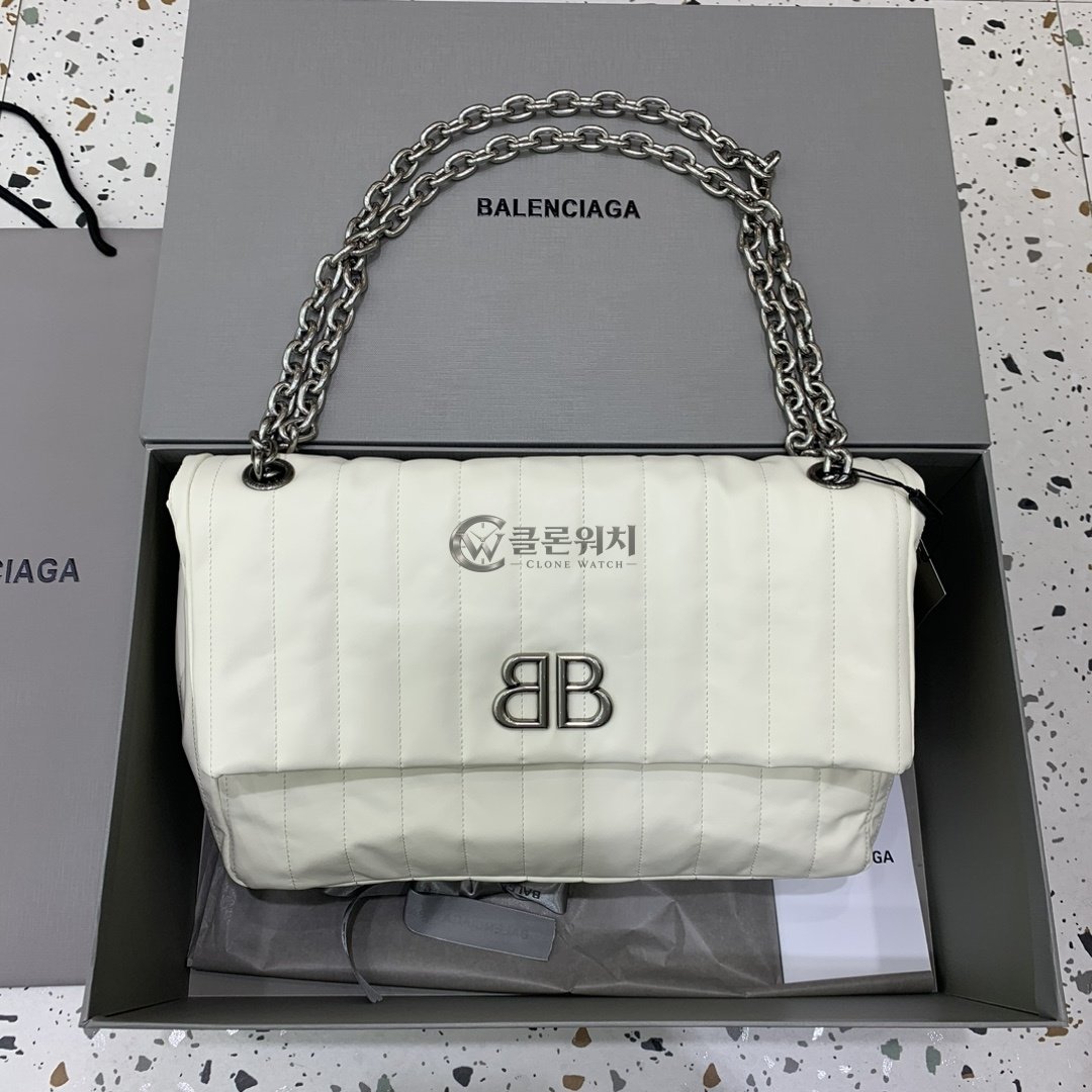 발렌시아가 Balenciaga Monaco Medium Quilted Shoulder Bag in White