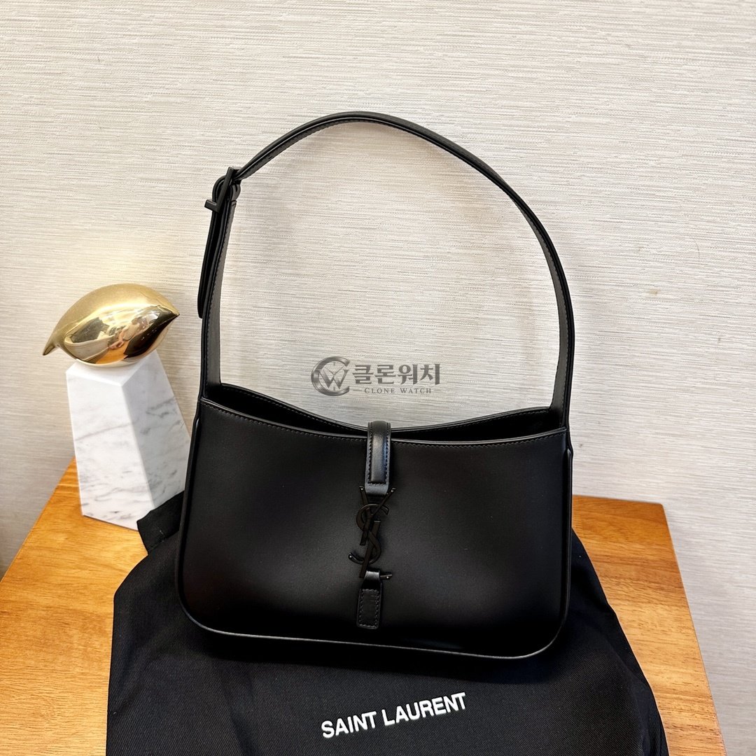 생로랑 Saint Laurent Le 5 à 7 Small Shoulder Bag in Black Leather
