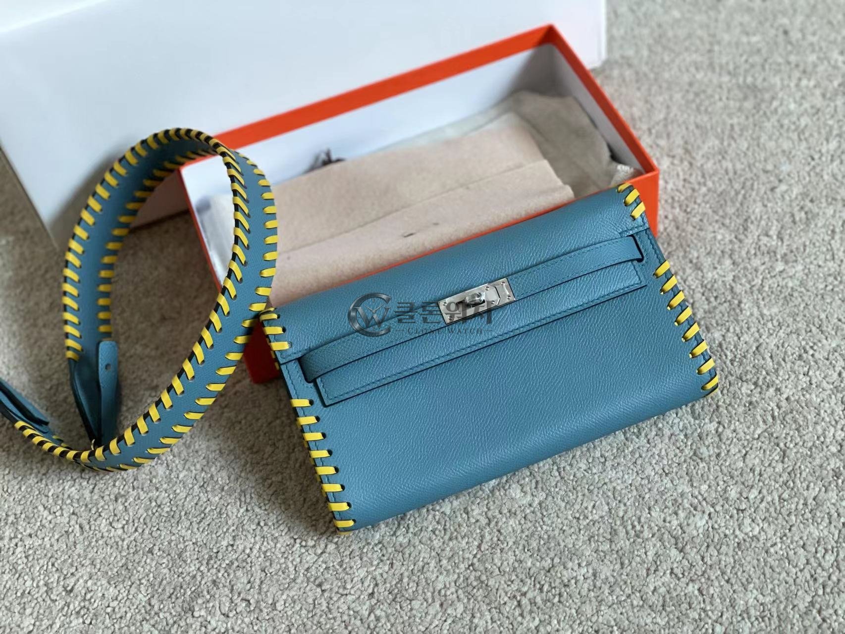 에르메스 Hermes Kelly To Go Tressage Wallet in Blue and Yellow