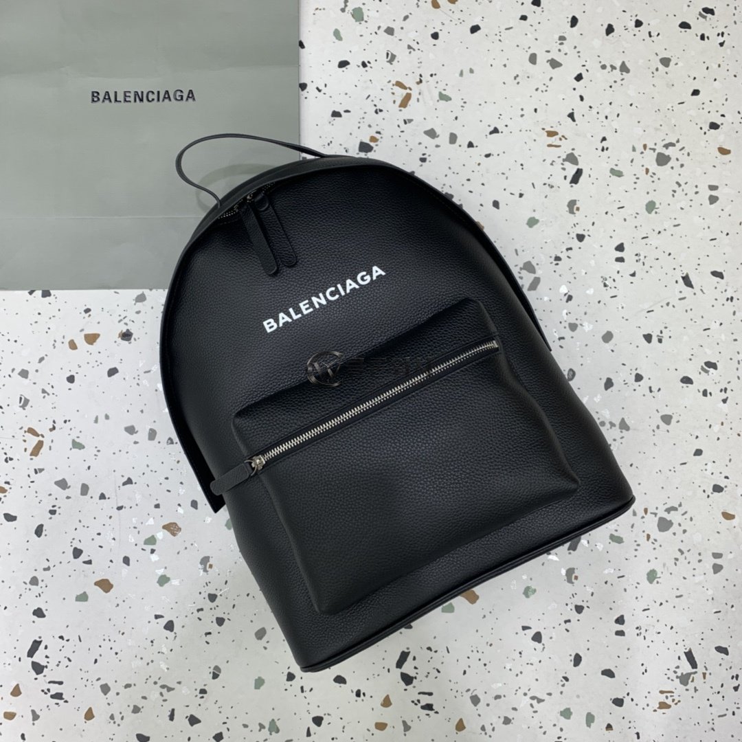 발렌시아가 Balenciaga Everyday Backpack in Black