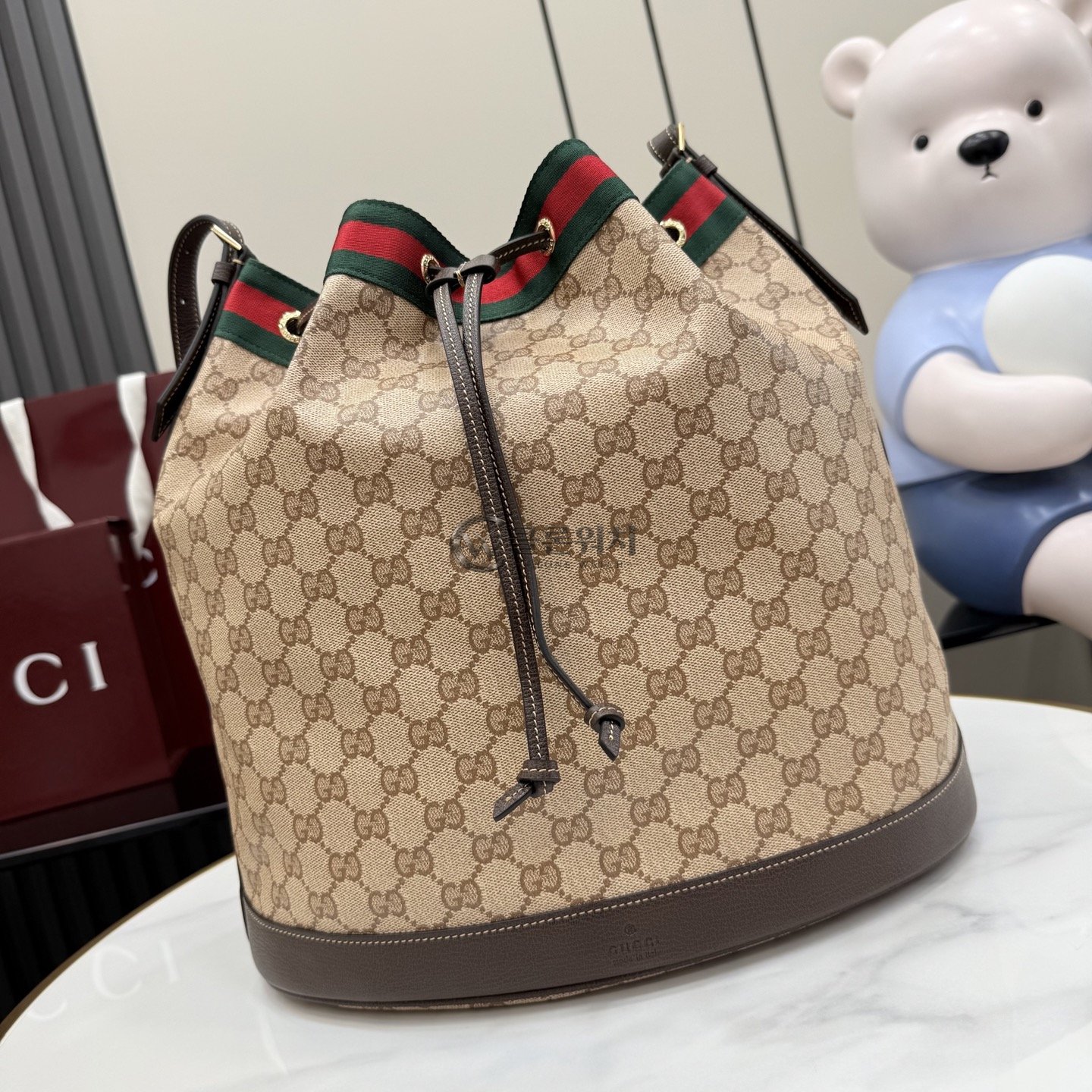 구찌 Gucci GG Canvas Bucket Bag with Web Stripe Beige and Brown