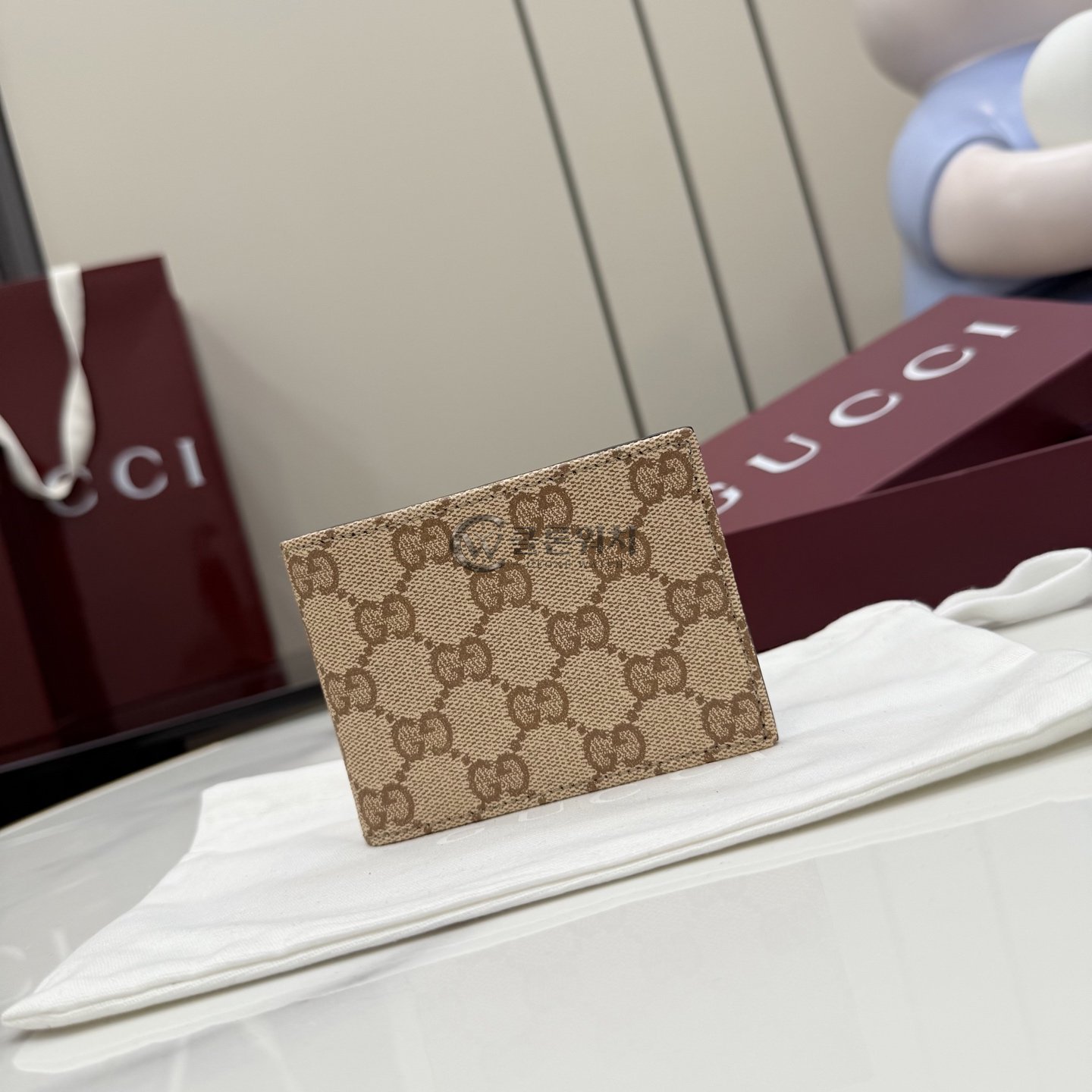 구찌 Gucci GG Supreme Canvas Card Case in Beige and Brown