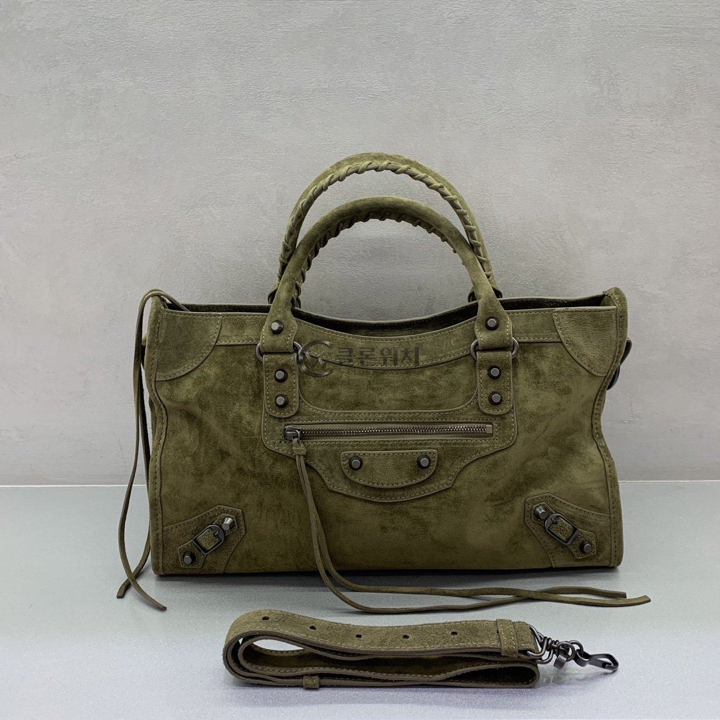 발렌시아가 Balenciaga Le City Suede Bag in Olive Green