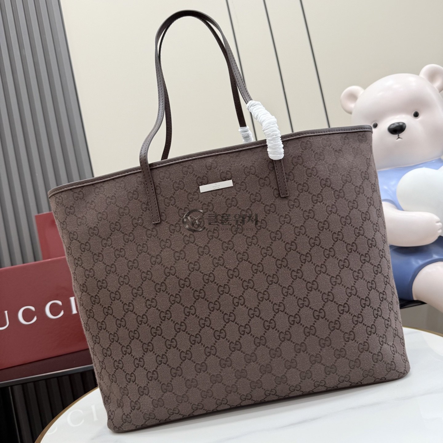 구찌 Gucci GG Supreme Tote Bag – Beige and Brown
