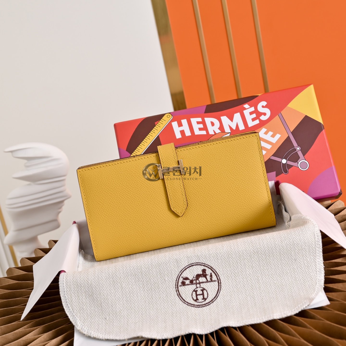 에르메스 Hermès Béarn Soufflet Long Wallet – Yellow