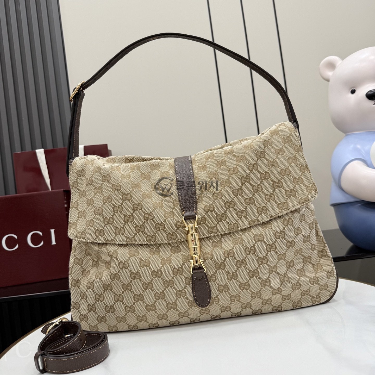 구찌 GUCCI Original GG Canvas Bamboo Bar Shoulder Bag – Beige and Dark Brown